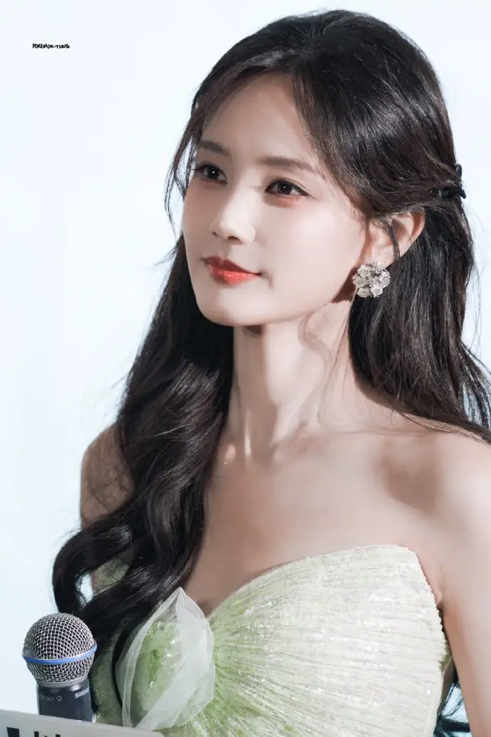 熹妃传游戏场景截图